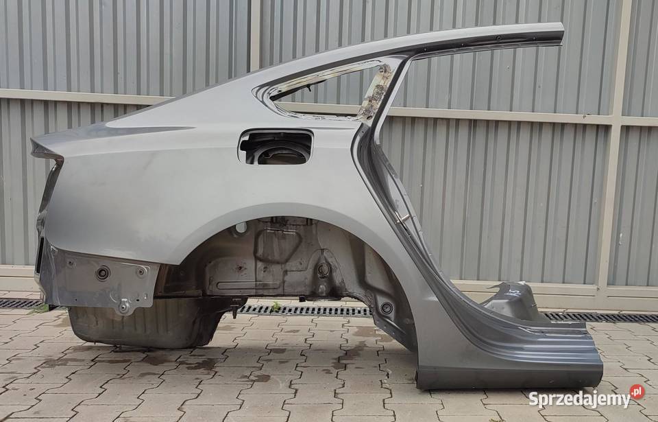 AUDI A5 8T ĆWIARTKA BŁOTNIK PRAWY TYŁ SPORTBACK