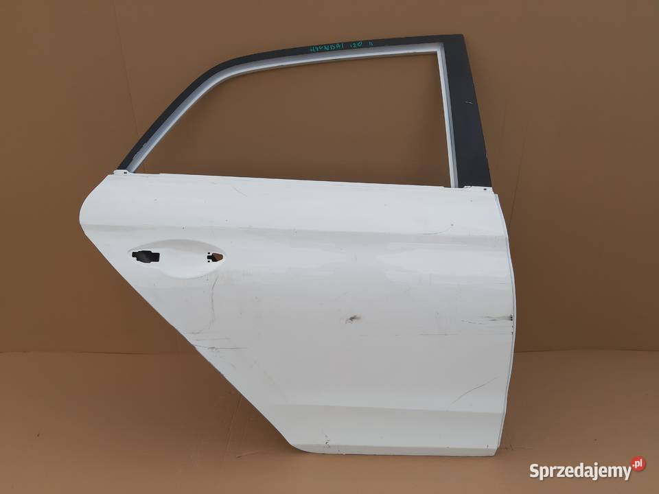 HYUNDAI I20 II DRZWI PRAWY TYŁ PRAWE TYLNE części blacharskie Trzciel