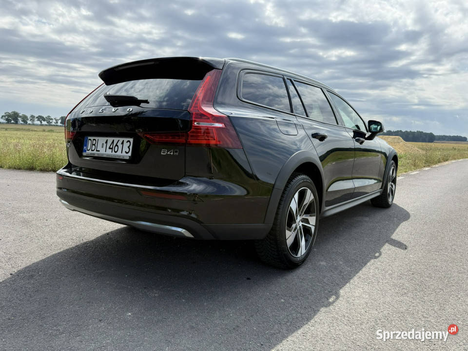Volvo V60 Cross Country 20d 197 AWD Bezwypadkowy aluminiowe felgi dolnośląskie Ocice