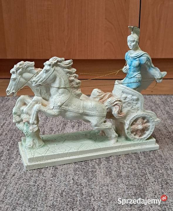 Figura Figurka Rzeźba Rydwan z końmi Spękania Suwałki