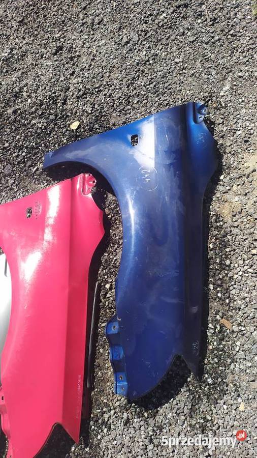 Toyota avensis 2003 2005 2006 błotnik prawy t25 Karoseria