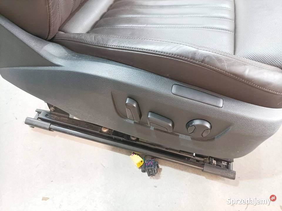 FOTELE KANAPA BOCZKI WENTYLOWANE LAURIN KLEMENT