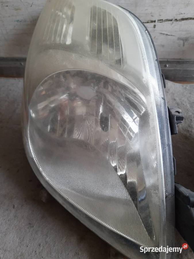 Lampa oryginał Toyota Yaris 2 Skokowa sprzedam