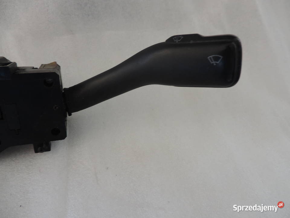 VW PASSAT B5 PRZEŁĄCZNIK ZESPOLONY 8l0953513B osobowe Nowy Sącz