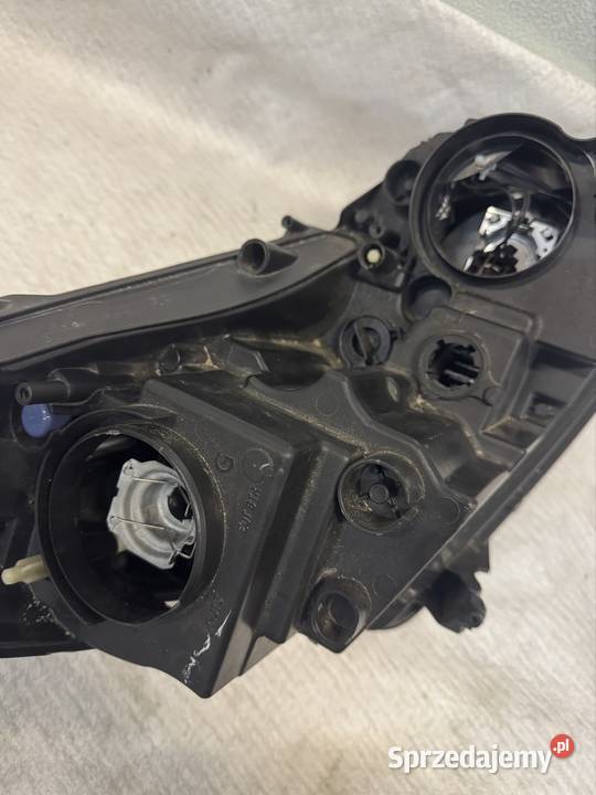 Lampa lewy przód Peugeot 2008 I