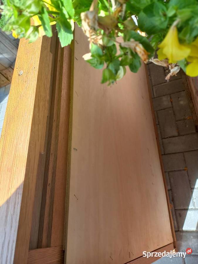 Lustro ścienne wiszące w drewnianej ramie Gawroniec