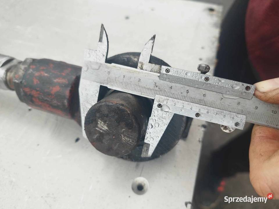 Siłownik hydrauliczny tłok Złożony 44 Strzyżew sprzedam