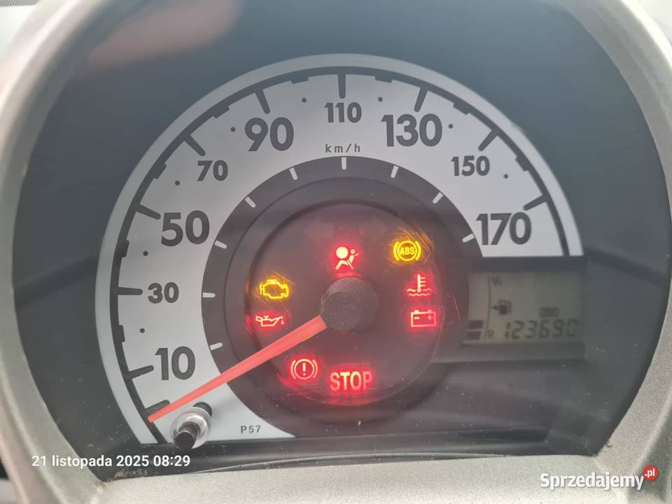 PEUGEOT 107 ładny długie opłaty 2007r