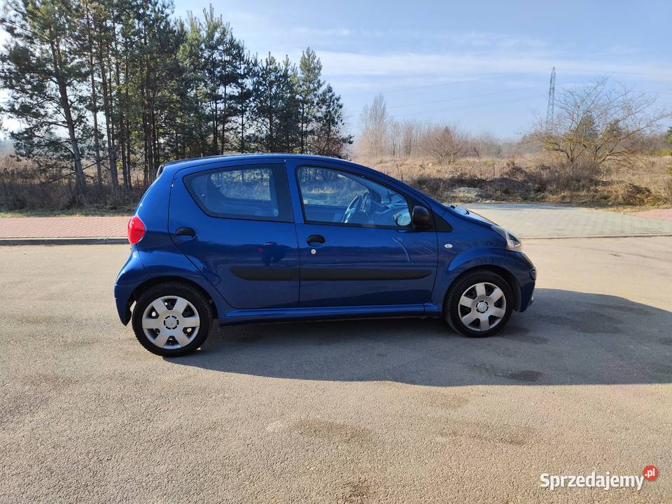 Toyota Aygo 10 Benzyna 68 5 Drzwi Klima granatowy Aygo Ostrowiec Świętokrzyski