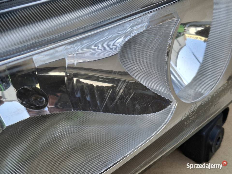 MERCEDES ATEGO REFLEKTOR PRAWY ORYGINALNY LAMPA Bieleń