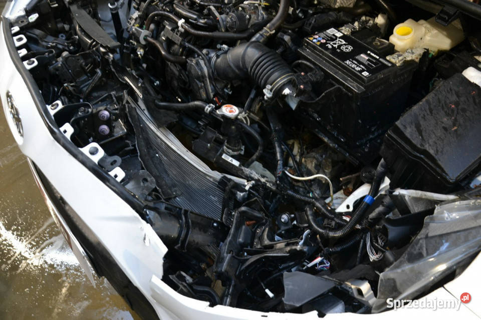 Toyota Yaris 15 benzyna 125 bez przebiegu MODEL biały Kęty sprzedam