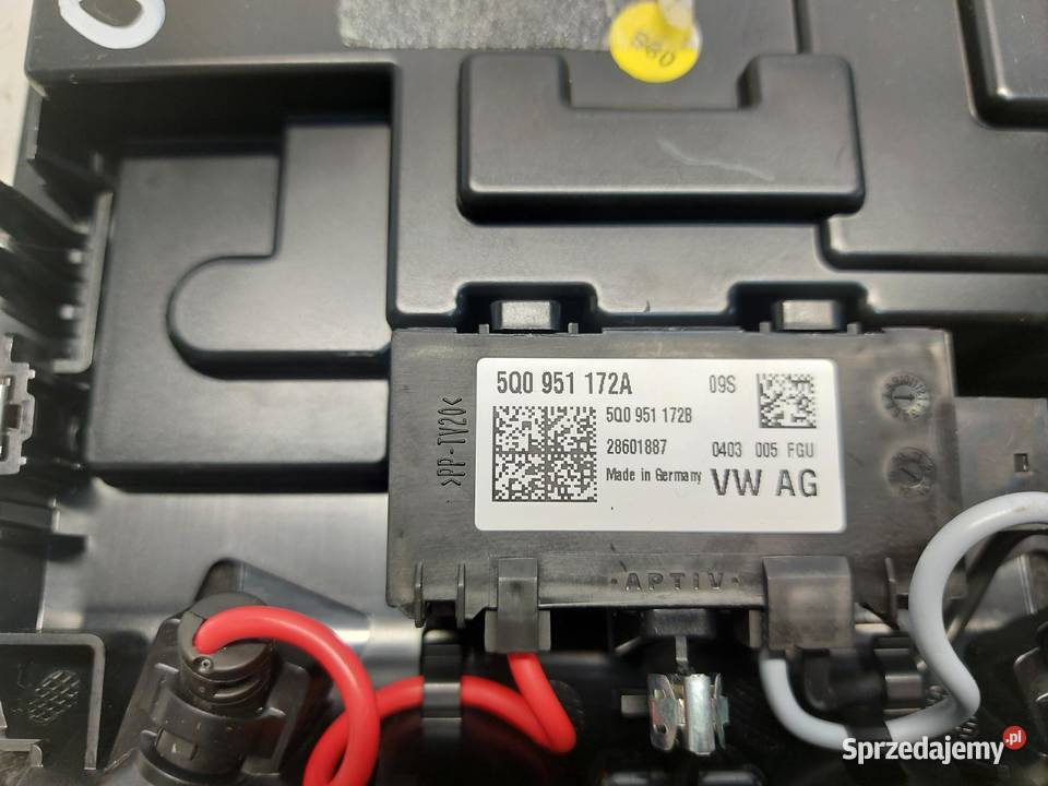 Ford Tourneo Connect III MK3 LAMPKA PODSUFITKI