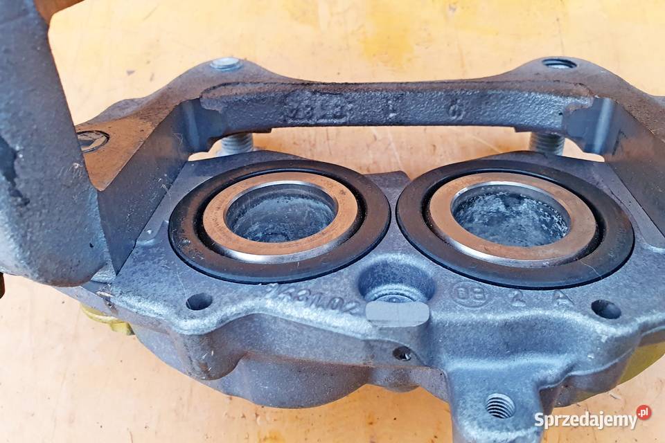 MERCEDES BREMBO ZACISK PRAWY 20343480 Radom