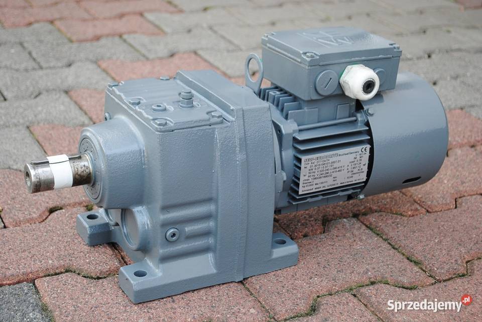 Motoreduktor 037kw 26obrmin firmy SEW Kargowa