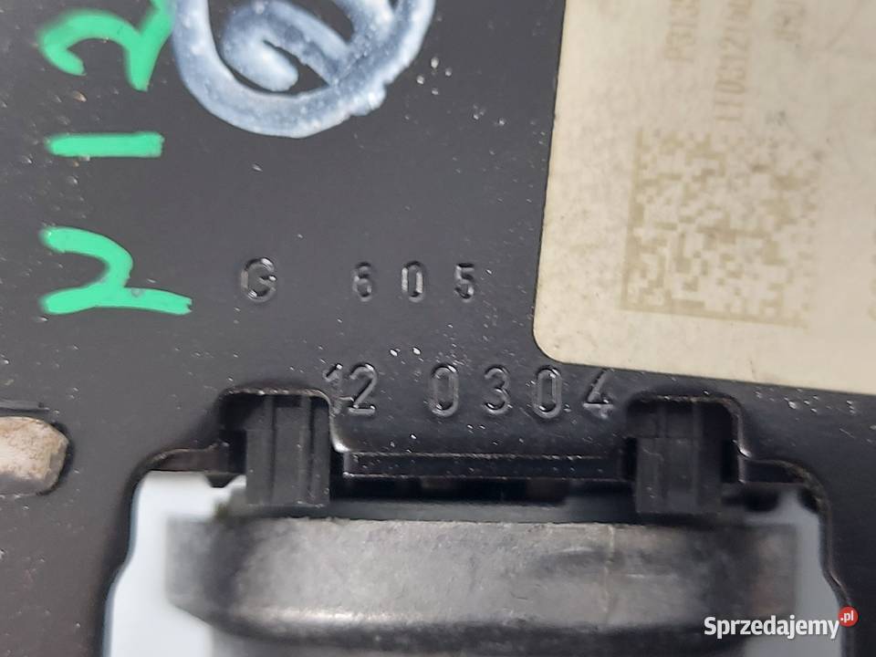 VOLVO C30 12r pas bezpieczeństwa lewy przód