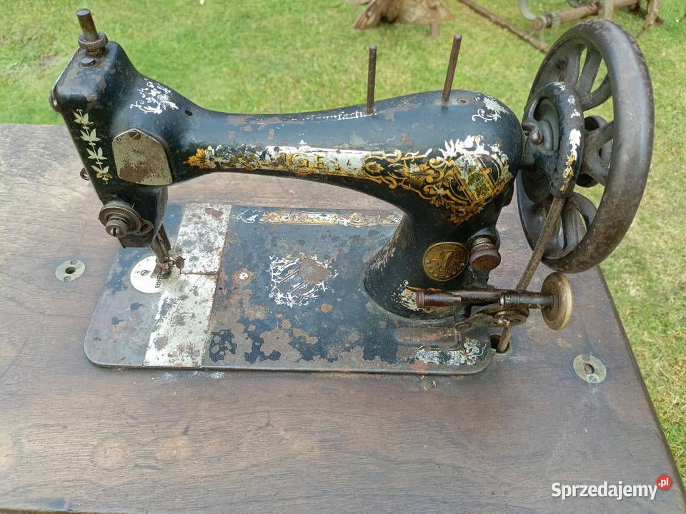 Zabytkowa maszyna Singer że stolikiem Siewierz