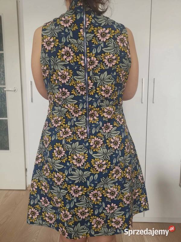 Elegancka rozkloszowana sukienka w kwiaty floral Kraków sprzedam
