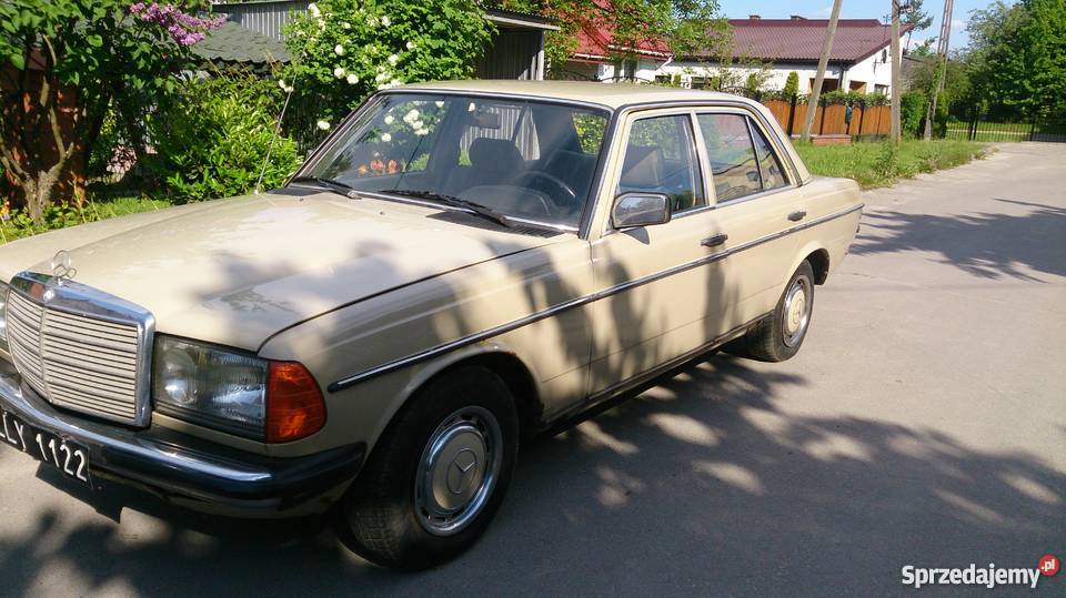 Mercedesa 123 pojemność 240D Sedan / Limuzyna Annopol