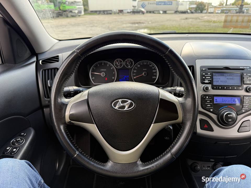 Hyundai i30 14 BENZYNA Zarejestrowany Długie możliwa zamiana Konin sprzedam