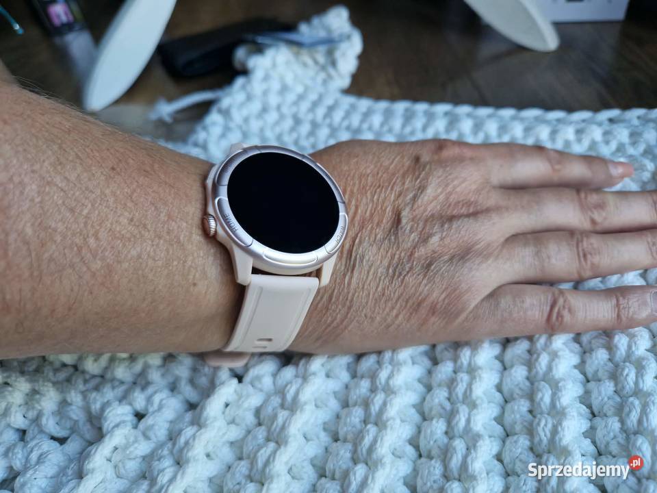 Smartwatch damski nowy sprzedam
