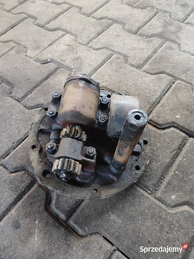Obudowa z pompą hydrauliczną do Ursusa C360 3P łódzkie