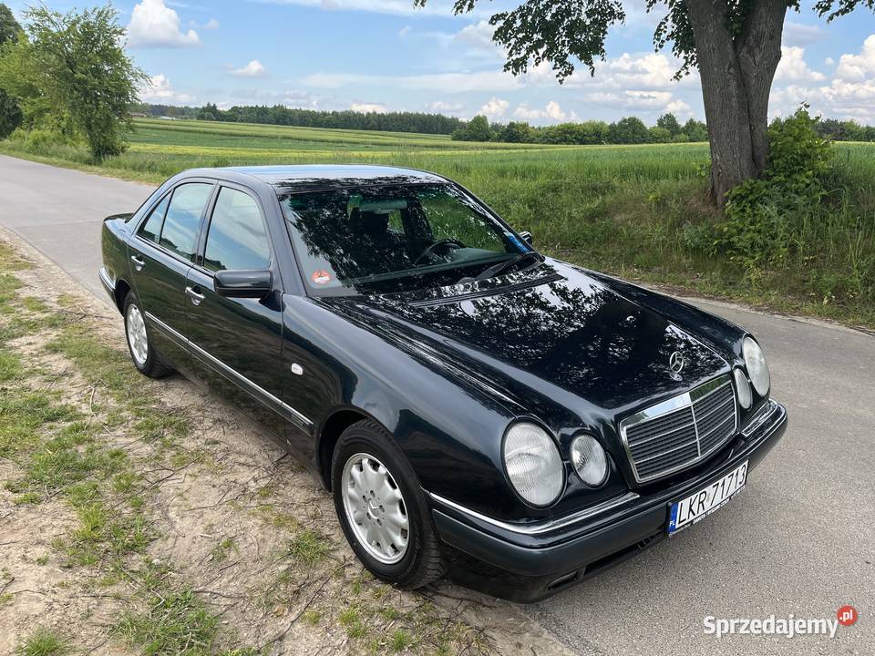 Mercedes e220 Rok produkcji 1995 lubelskie Kraśnik
