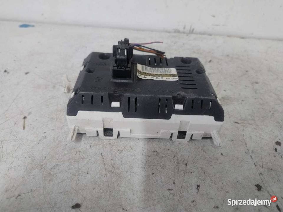 WYŚWIETLACZ FORD FIESTA MK7 8A6718B955AH sprzedam