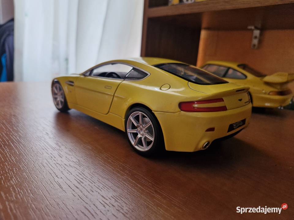 Model Aston Martin Vantage 118 Hot Wheels sprzedam