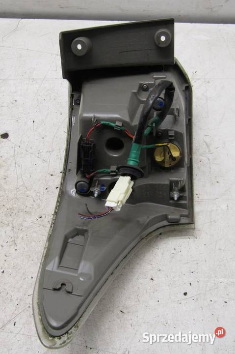 LAMPA TYLNA PRAWY TYŁ LED MITSUBISHI OUTLANDER osobowe Lampy tylne Lampy tylne sprzedam