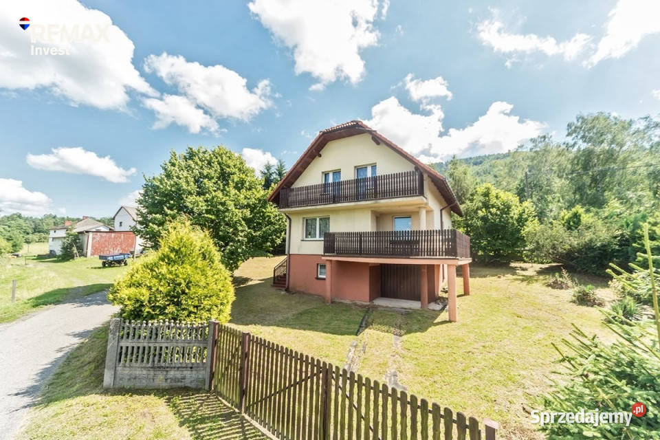 Piękny dom pod górami balkon