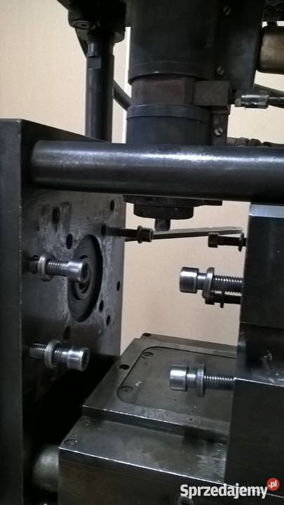 Wtryskarka do tworzyw