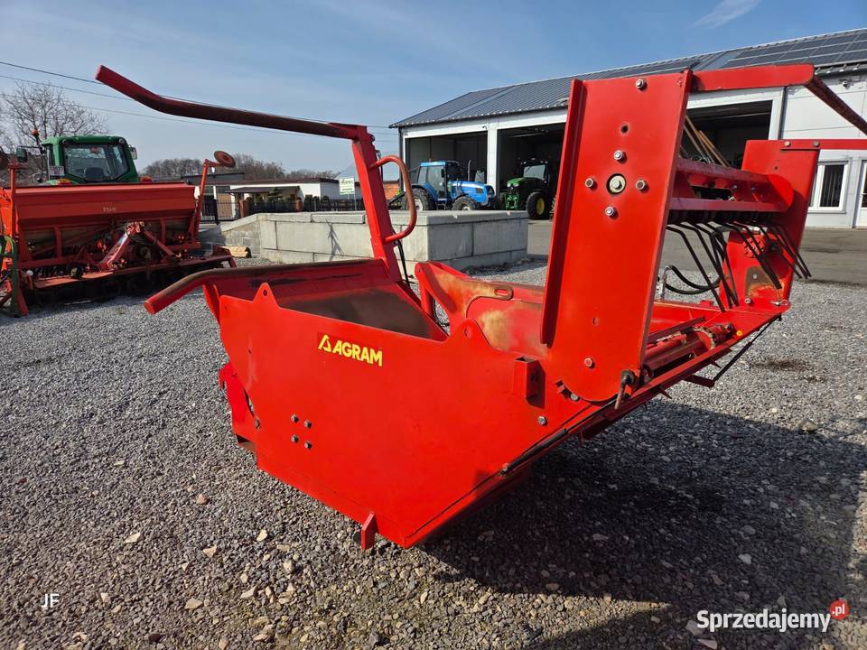 Samozaładowcza Ścielarka rozwijarka Słomy AGRAM Gąsewo