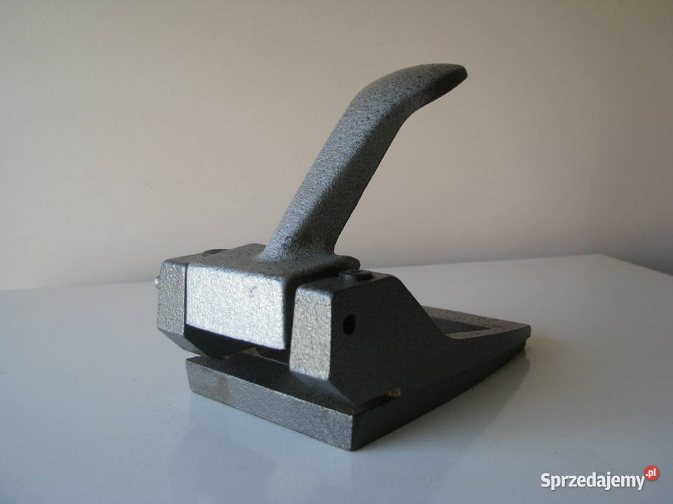 Stary solidny duży żeliwny dziurkacz PRL małopolskie Brzegi