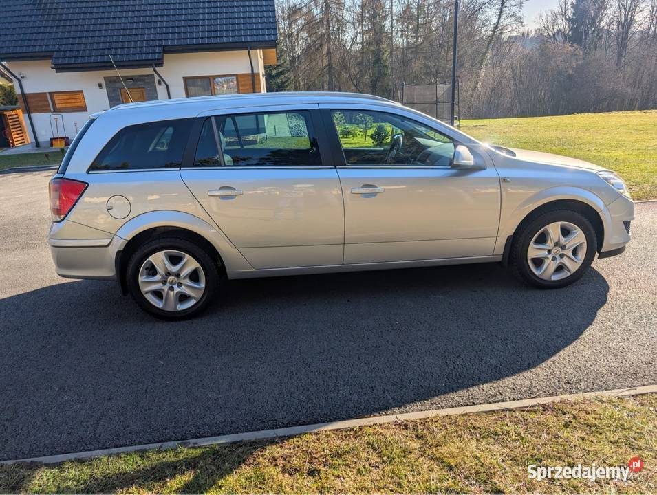 Opel Astra 2012r benzyna Polski Salon
