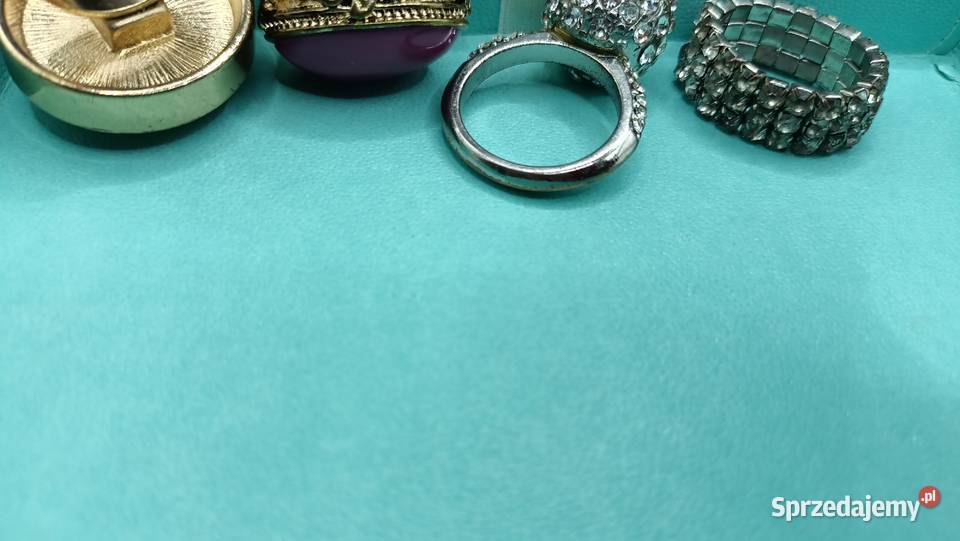 Pudełko na biżuterię z zawartością Zamość