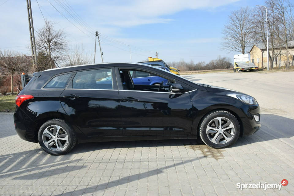 Hyundai i30 16D Navi Kamera 2015r Sprowadzony i30 Majdan Sieniawski