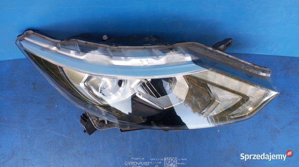 LAMPA PRAWY PRZÓD REFLEKTOR EU LED 10018015 Nowy Tomyśl