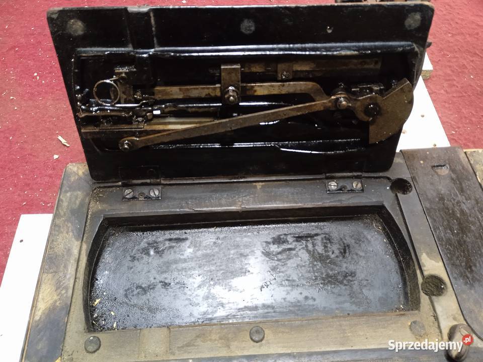 Antyk stara maszyna do szycia