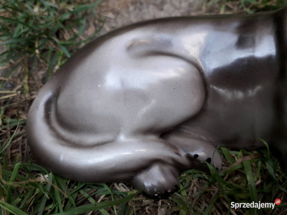 Na prezent figurka porcelanowa wilczur wilk Warszawa