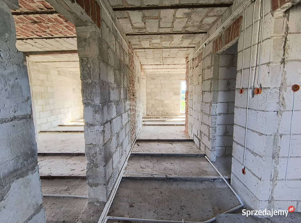 Dom w stanie deweloperskim Szarowola Tomaszów