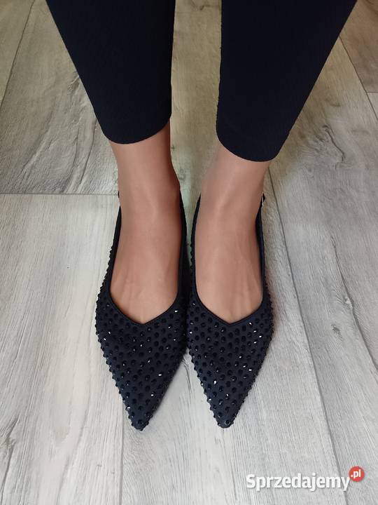 42 Czarne bogato zdobione czółenka wieczorowe z inna Kraków