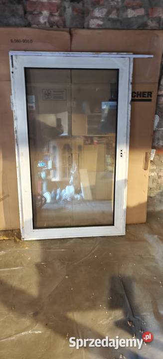 Okno z futryna z rozbiórki