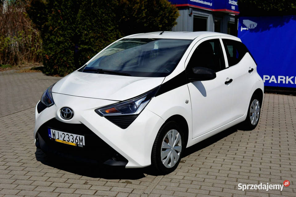 Toyota Aygo 10 72 5d hatchback facelift II 2014 Aygo Warszawa