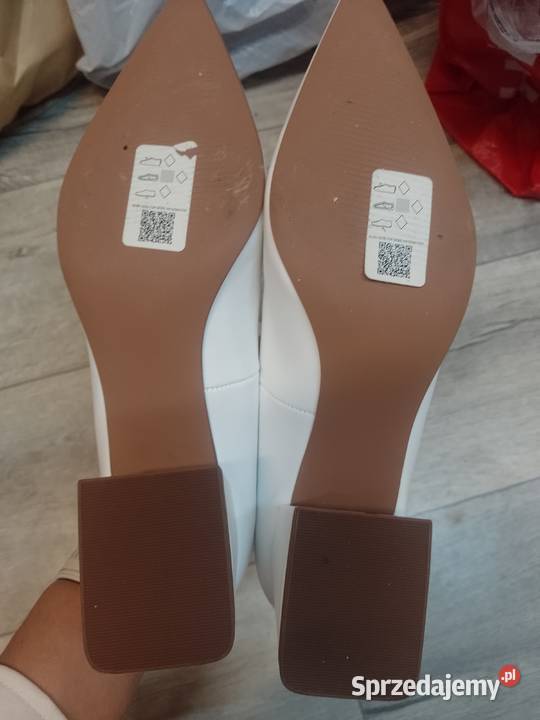 41 ASOS Design Białe czółenka wieczorowe w szpic Czółenka małopolskie Kraków