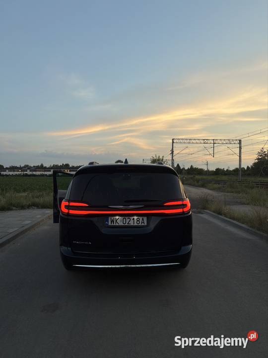 Chrysler Pacifica Touring 2022 36 V6 8 osób Motoryzacja Warszawa