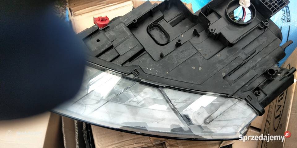 Audi Q3 lampa przednia prawa BIxenon skrętny Oświetlenie