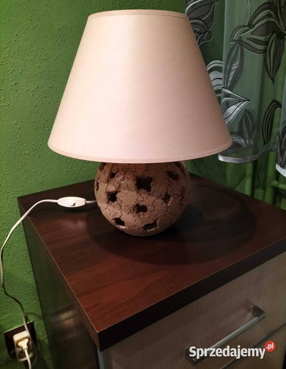 Lampka nocna z oryginalną podstawą Lampy stołowe i nocne Koszalin sprzedam