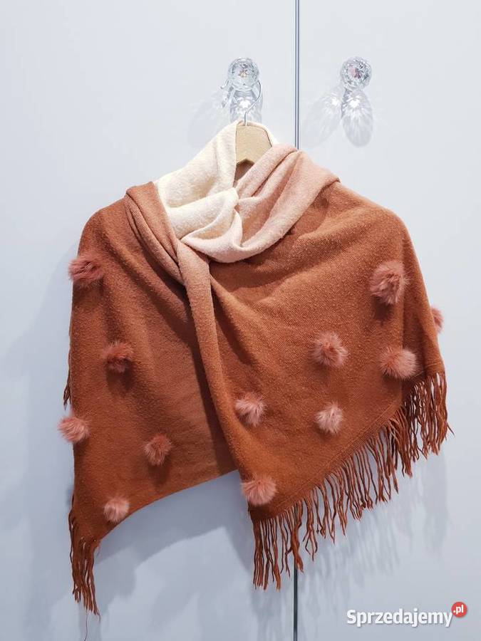 Damski długi szalik z pomponikami Dla kobiet Dąbrowa Górnicza