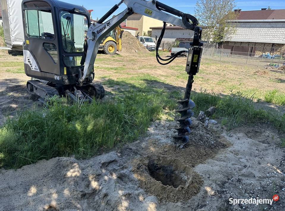 Minikoparka Bobcat E16 wynajemwiertnica świder Usługi Celestynów