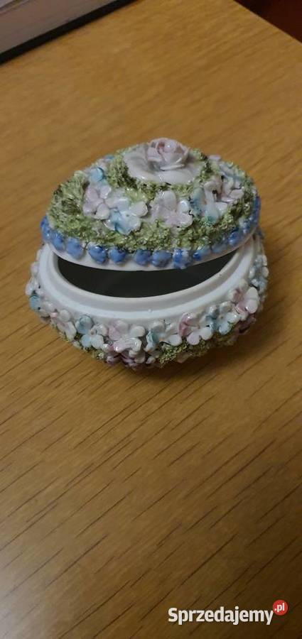 Porcelanowy zabytkowy pojemnik na biżuterię Wrocław